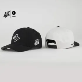 Raw2Rare Cap Light & Shadow 1st Edition – Schwarz und Weiß, Front- und Rückansicht der Snapback Caps